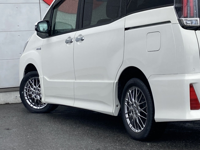トヨタ ノア １．８ ハイブリッド ＳＩ ＷＸＢＩＩ R1年 (四国) 99