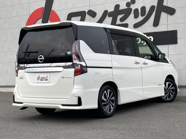 日産 セレナ １．２ Ｅ－ＰＯＷＥＲ ハイウェイスター Ｖ セカンドスライドアップシート R3年 (四国) 99