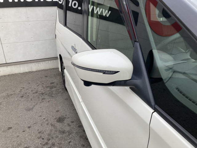 日産 セレナ １．２ Ｅ－ＰＯＷＥＲ ハイウェイスター Ｖ セカンドスライドアップシート R3年 (四国) 99