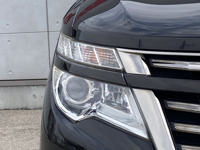 日産 エルグランド ３．５ ３５０ハイウェイスター ホワイトレザー アーバンクロム H29年 (四国) 99