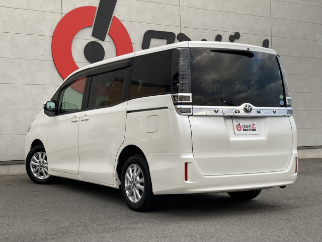 トヨタ ヴォクシー ２．０ Ｖ H29年 (四国) 99