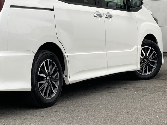 トヨタ ノア ２．０ ＳＩ ＷＸＢ H29年 (四国) 99