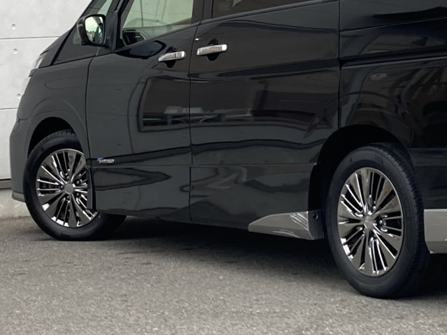 日産 セレナ ２．０ Ｘ Ｖセレクション H29年 (四国) 99