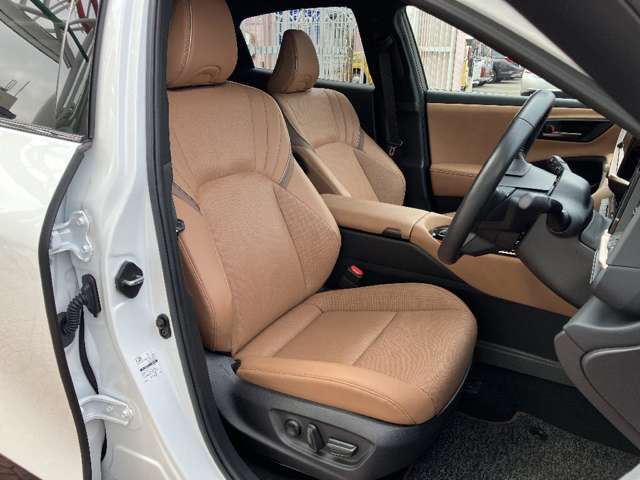 トヨタ クラウン　スポーツ　ハイブリッド ２．５ Ｚ Ｅ－ＦＯＵＲ ４ＷＤ R6年 (関東) 99