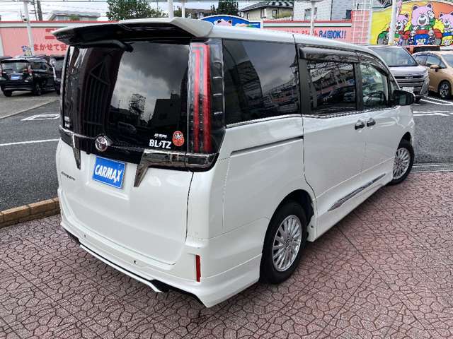 トヨタ エスクァイア ２．０ ＧＩ プレミアムパッケージ ブラックテーラード R1年 (関東) 99