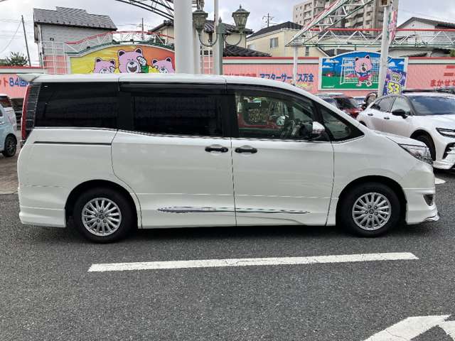 トヨタ エスクァイア ２．０ ＧＩ プレミアムパッケージ ブラックテーラード R1年 (関東) 99