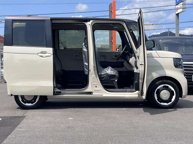 ホンダ Ｎ　ＢＯＸ ６６０ ファッションスタイル ２トーン R8年 (中国) 99