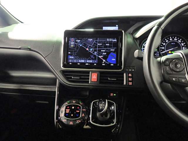 トヨタ ノア １．８ ハイブリッド ＳＩ ＷＸＢＩＩＩ R3年 (近畿) 99