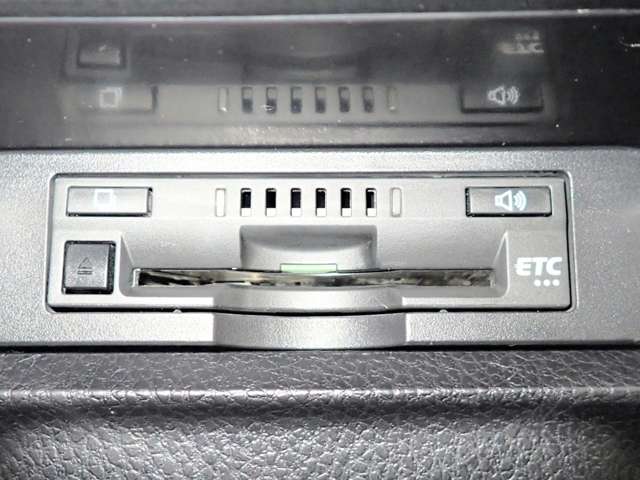 トヨタ ノア １．８ ハイブリッド ＳＩ ＷＸＢＩＩＩ R3年 (近畿) 99