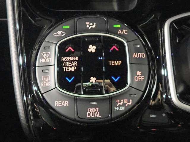 トヨタ ノア １．８ ハイブリッド ＳＩ ＷＸＢＩＩＩ R3年 (近畿) 99