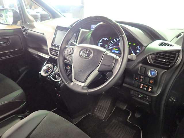 トヨタ ノア １．８ ハイブリッド ＳＩ ＷＸＢＩＩＩ R3年 (近畿) 99