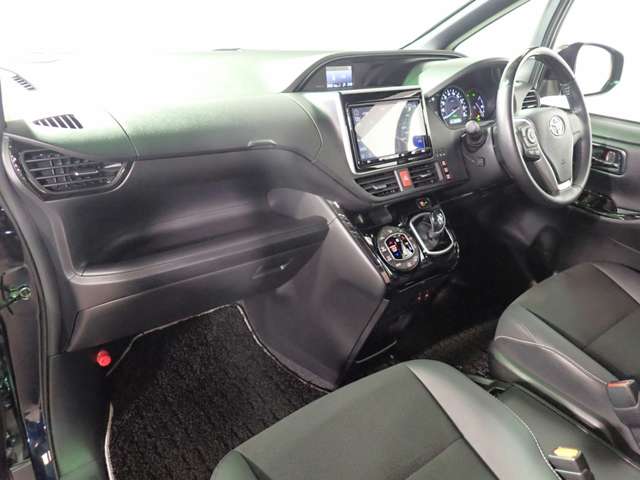 トヨタ ノア １．８ ハイブリッド ＳＩ ＷＸＢＩＩＩ R3年 (近畿) 99