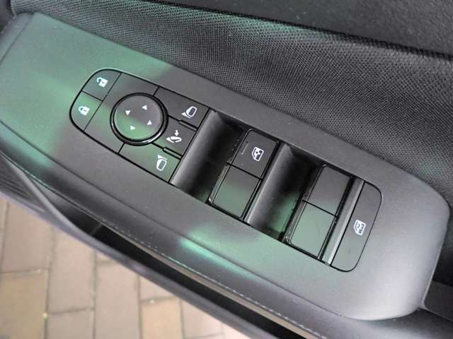日産 ノート １．２ Ｘ R6年 (近畿) 99