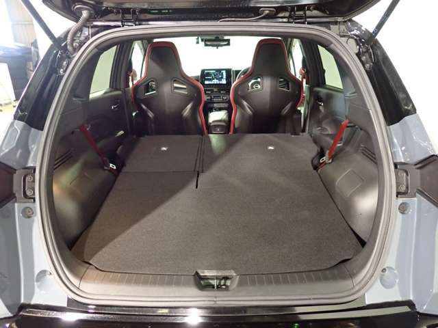 日産 ノートオーラ １．２ ＮＩＳＭＯ チューンド Ｅ－ＰＯＷＥＲ ４ＷＤ R7年 (近畿) 99