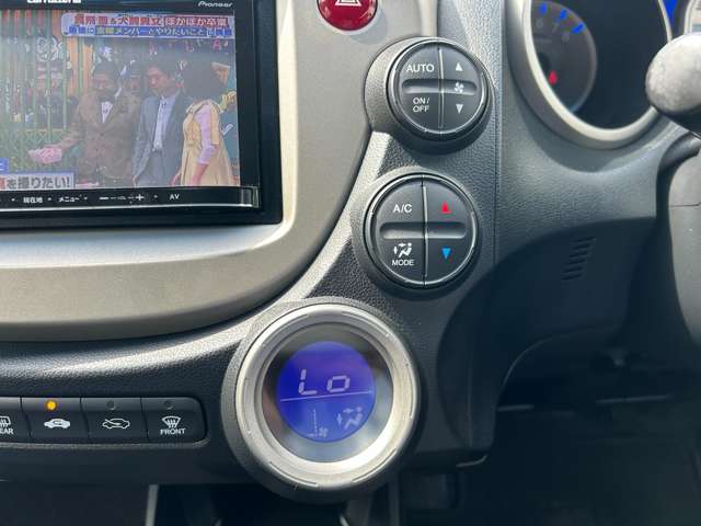 ホンダ フィット　ハイブリッド １．３ スマートセレクション H23年 (東海) 99
