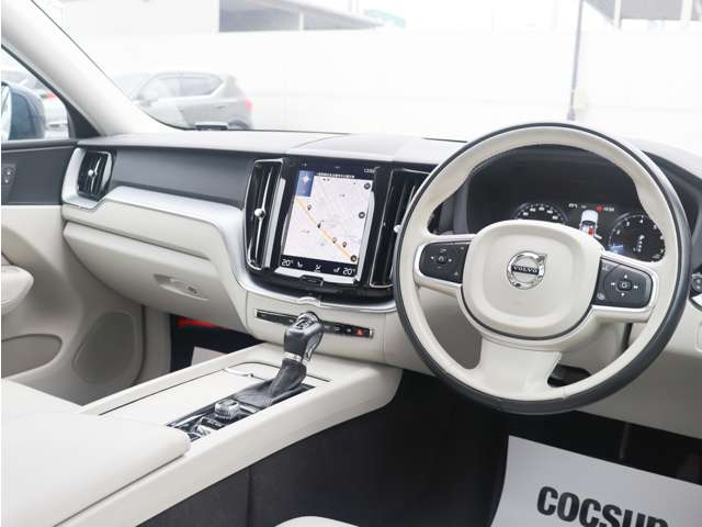 ボルボ ＸＣ６０ Ｔ５ ＡＷＤ モメンタム ４ＷＤ H29年 (東海) 99