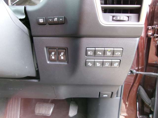 レクサス ＮＸ３００ｈ ３００Ｈ バージョンＬ ４ＷＤ H27年 (近畿) 99
