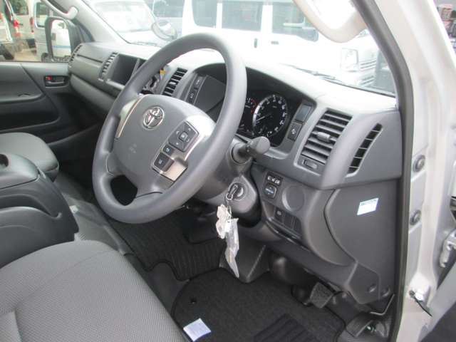 トヨタ ハイエースワゴン ２．７ ＤＸ ロング ミドルルーフ R8年 () 99