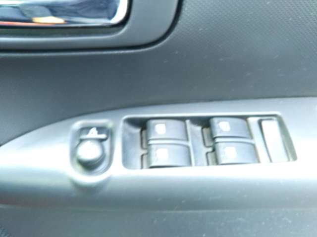 ダイハツ タント ６６０ カスタム ＲＳ H25年 (中国) 99