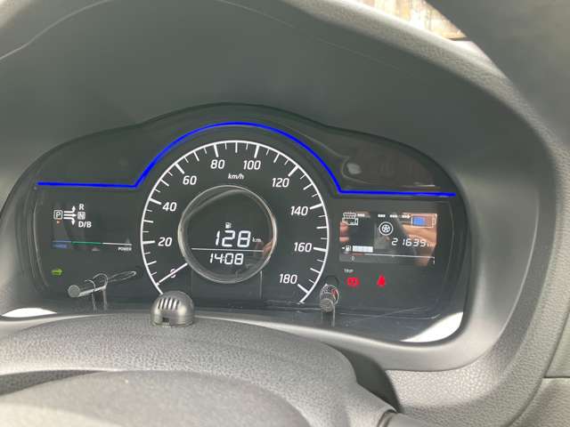 日産 ノート １．２ Ｅ－ＰＯＷＥＲ Ｘ H29年 (関東) 99
