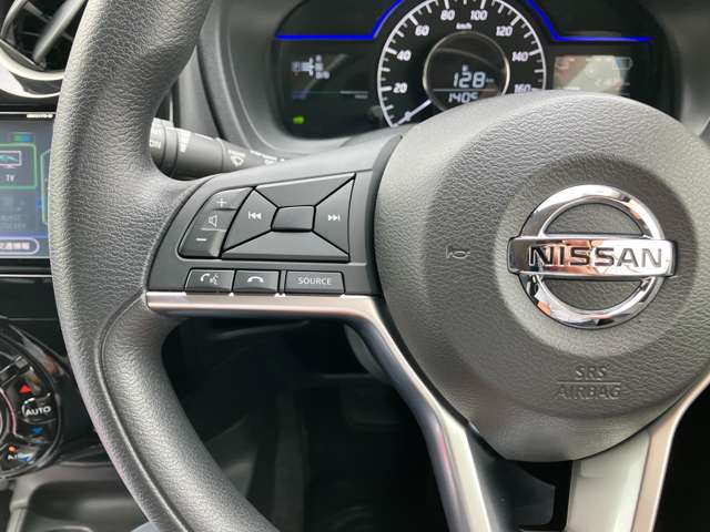 日産 ノート １．２ Ｅ－ＰＯＷＥＲ Ｘ H29年 (関東) 99