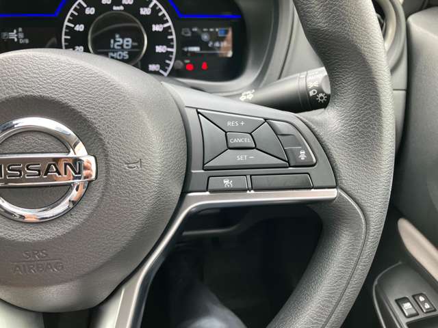 日産 ノート １．２ Ｅ－ＰＯＷＥＲ Ｘ H29年 (関東) 99