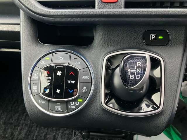 トヨタ ノア １．８ ハイブリッド ＳＩ H28年 (関東) 99