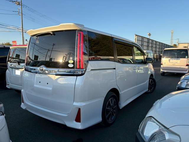 トヨタ ノア ２．０ ＳＩ H29年 (関東) 99