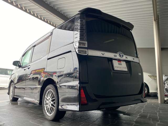 トヨタ ヴォクシー １．８ ハイブリッド ＺＳ 煌ＩＩＩ R2年 (九州・沖縄) 99