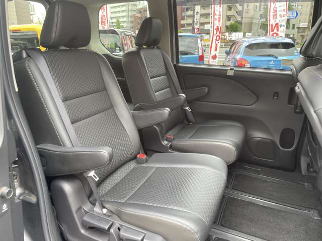 日産 セレナ １．２ Ｅ－ＰＯＷＥＲ ハイウェイスター Ｖ R1年 (関東) 99