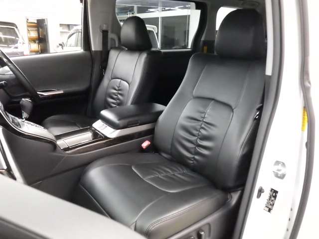 トヨタ ヴェルファイア　ハイブリッド ２．４ ＺＲ ４ＷＤ H26年 (東北) 99