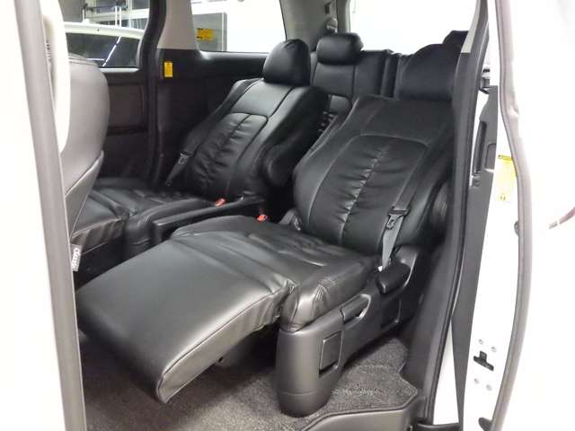 トヨタ ヴェルファイア　ハイブリッド ２．４ ＺＲ ４ＷＤ H26年 (東北) 99