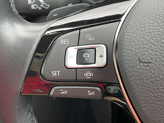 フォルクスワーゲン Ｔ－ＲＯＣ ＴＳＩ スタイル デザイン パッケージ R3年 () 99