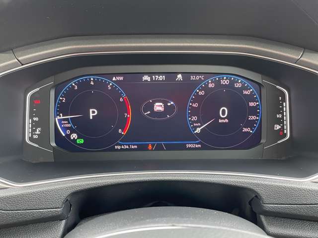フォルクスワーゲン Ｔ－ＲＯＣ ＴＳＩ スタイル デザイン パッケージ R3年 () 99