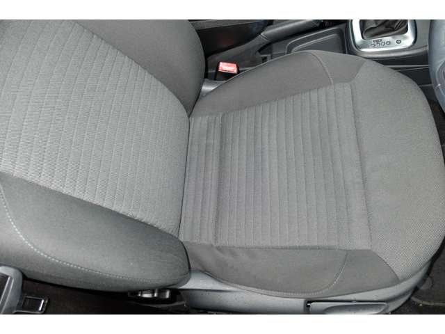 フォルクスワーゲン ポロ ＴＳＩ　コンフォートライン　ブルーモーションテクノロジー H24年 (近畿) 99