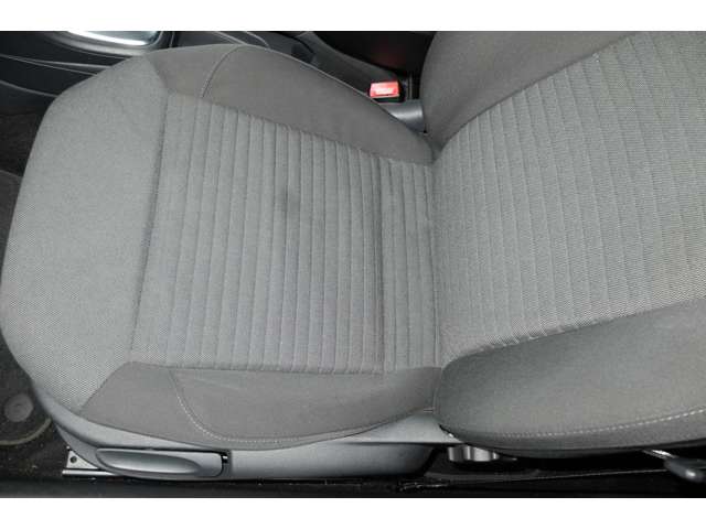 フォルクスワーゲン ポロ ＴＳＩ　コンフォートライン　ブルーモーションテクノロジー H24年 (近畿) 99