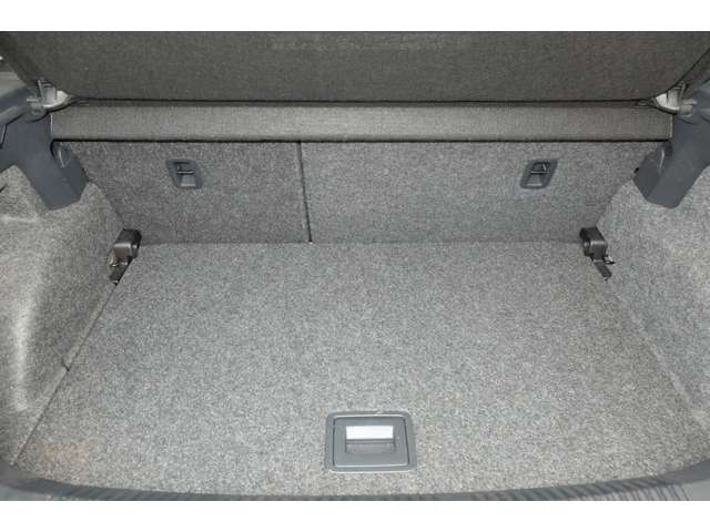フォルクスワーゲン ポロ ＴＳＩ　コンフォートライン　ブルーモーションテクノロジー H24年 (近畿) 99