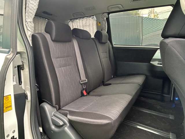 トヨタ ノア ２．０ ＳＩ H22年 (近畿) 99