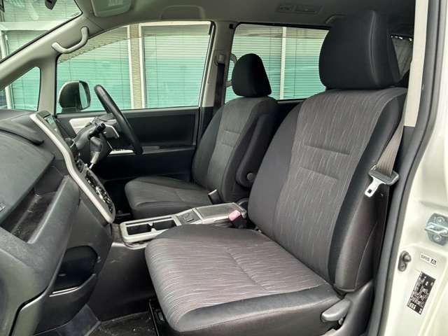 トヨタ ノア ２．０ ＳＩ H22年 (近畿) 99