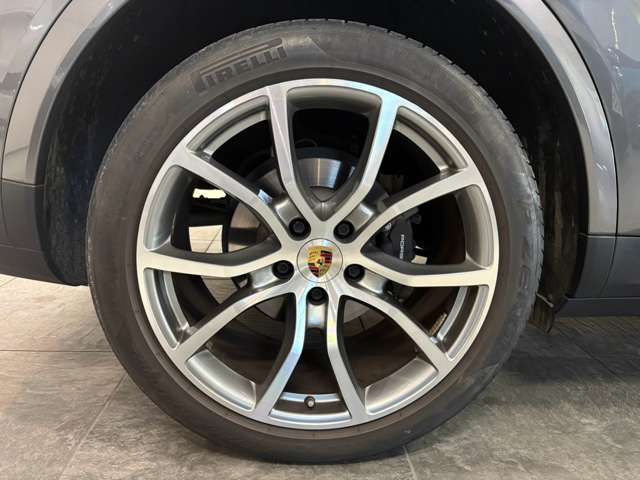 ポルシェ カイエンクーペ ３．０ ティプトロニックＳ リアセンターシート ４ＷＤ R4年 (関東) 99