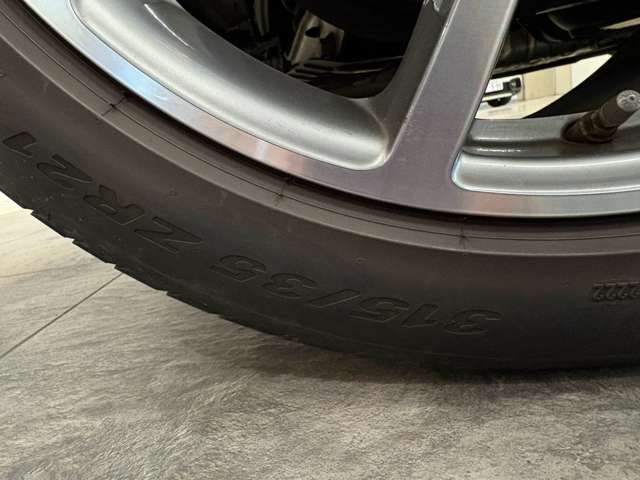 ポルシェ カイエンクーペ ３．０ ティプトロニックＳ リアセンターシート ４ＷＤ R4年 (関東) 99