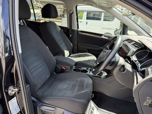 フォルクスワーゲン ゴルフトゥーラン ＴＳＩ　ハイライン H30年 (東海) 99