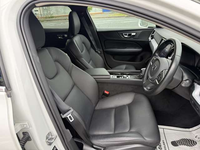 ボルボ Ｖ６０ Ｔ５　モメンタム R2年 (東海) 99