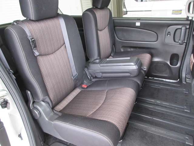 日産 セレナ ２．０ ハイウェイスター Ｖセレクション＋ＳＡＦＥＴＹ Ｓ－ＨＹＢＲＩＤ H27年 (関東) 99