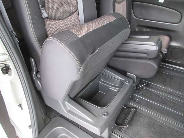 日産 セレナ ２．０ ハイウェイスター Ｖセレクション＋ＳＡＦＥＴＹ Ｓ－ＨＹＢＲＩＤ H27年 (関東) 99