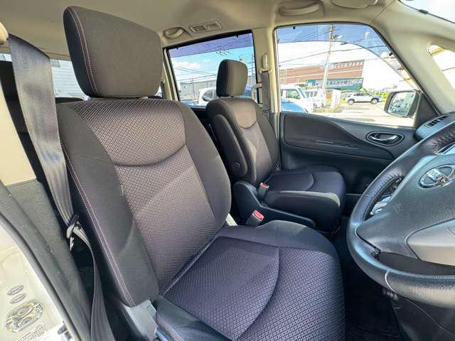 日産 セレナ ２．０ ハイウェイスター Ｖセレクション H24年 (近畿) 99