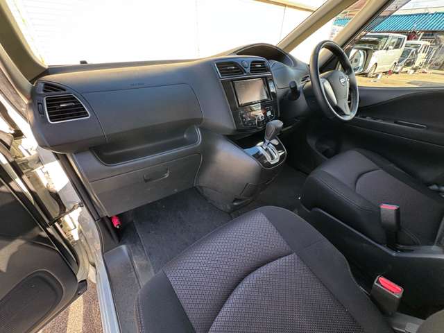 日産 セレナ ２．０ ハイウェイスター Ｖセレクション H24年 (近畿) 99