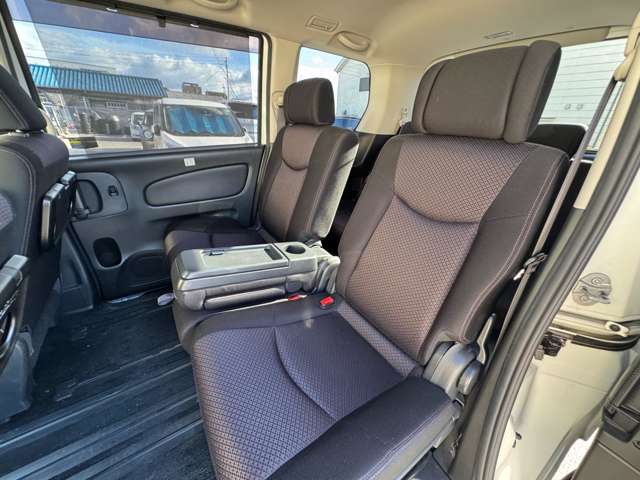 日産 セレナ ２．０ ハイウェイスター Ｖセレクション H24年 (近畿) 99