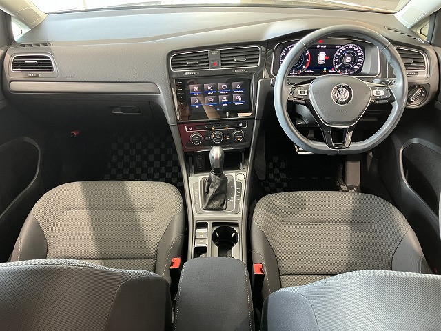 フォルクスワーゲン ゴルフ ＴＳＩ　コンフォートライン　マイスター R2年 (近畿) 99