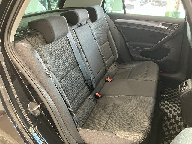 フォルクスワーゲン ゴルフ ＴＳＩ　コンフォートライン　マイスター R2年 (近畿) 99